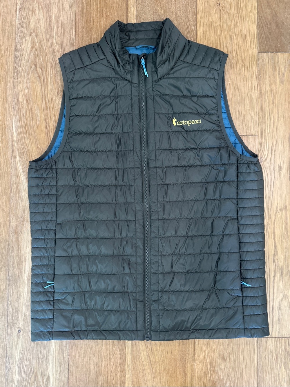 Cotopaxi Black Quilted Vest with Blue Lining